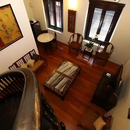 Courtyard At Heeren Boutique Hotel-3